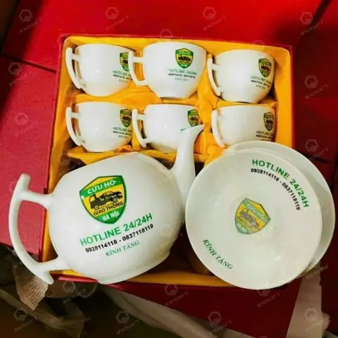 Bộ ấm chén trắng in logo tặng khách hàng