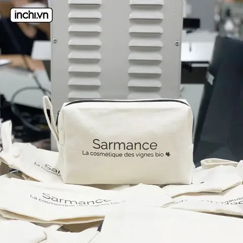 Quà Tặng Sự Kiện Độc Đáo: Bí Quyết Gây Ấn Tượng & Nâng Tầm Thương Hiệu