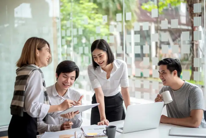 Chọn Quà Tặng Tri Ân Nhân Viên: Hơn 15 Ý Tưởng Nâng Tầm Giá Trị