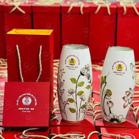 Quà Tặng Year End Party: Hướng Dẫn Chọn Lựa Ý Nghĩa và Ấn Tượng