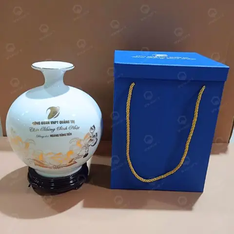 Quà Tặng Year End Party: Hướng Dẫn Chọn Lựa Ý Nghĩa và Ấn Tượng
