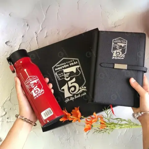 Quà Tặng Year End Party: Hướng Dẫn Chọn Lựa Ý Nghĩa và Ấn Tượng