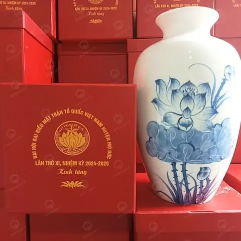 Quà Tặng Year End Party: Hướng Dẫn Chọn Lựa Ý Nghĩa và Ấn Tượng