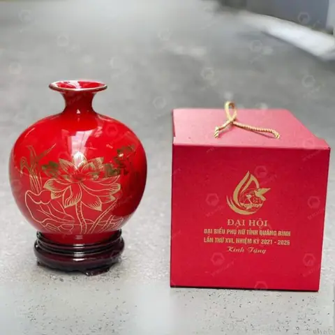 Quà Tặng Year End Party: Hướng Dẫn Chọn Lựa Ý Nghĩa và Ấn Tượng