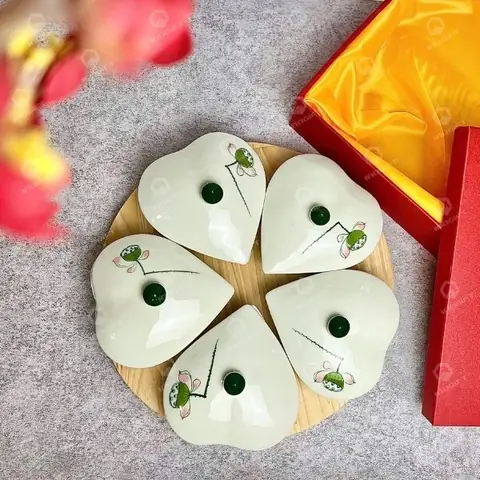 Quà Tặng Year End Party: Hướng Dẫn Chọn Lựa Ý Nghĩa và Ấn Tượng