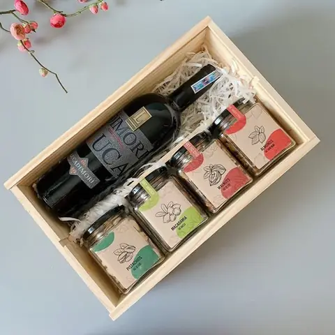 Quà Tất Niên Ý Nghĩa: Hơn 20 Gợi Ý Trao Gửi Lời Tri Ân Sâu Sắc Quà Tất Niên Ý Nghĩa: Hơn 20 Gợi Ý Trao Gửi Lời Tri Ân Sâu Sắc