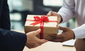 Quà Tết Cho Đồng Nghiệp: 25+ Gợi Ý Tinh Tế & Cách Chọn
