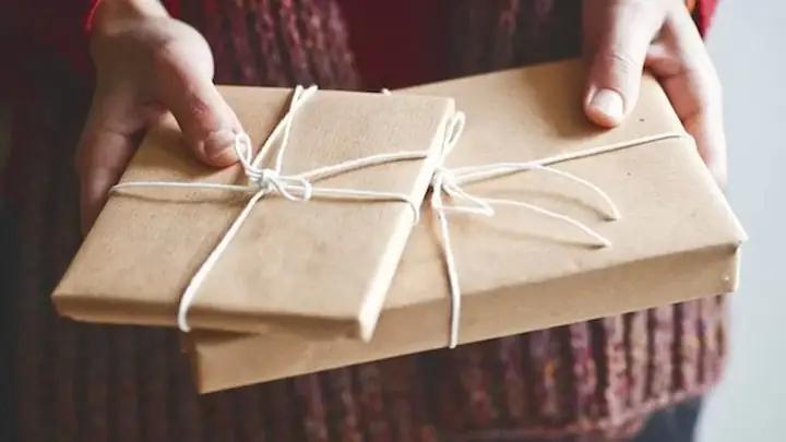 Gợi ý quà tình yêu ý nghĩa: Chọn gì để chạm đến trái tim?