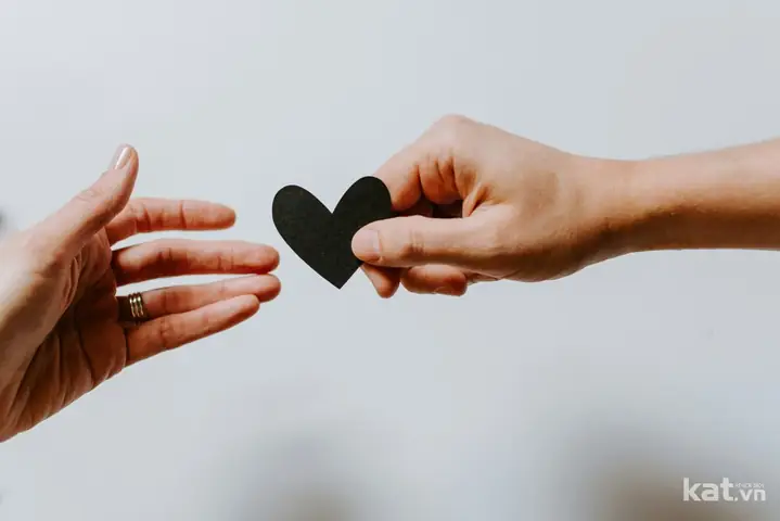 Quà Valentine Cho Vợ Mới Sinh: Gợi Ý Tinh Tế Chồng Nên Biết