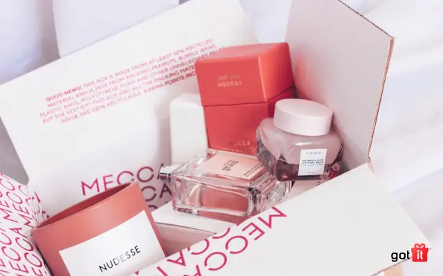Quà Valentine khi yêu xa: Cách hâm nóng tình cảm vượt khoảng cách