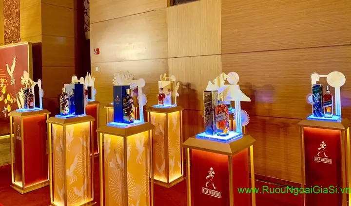 Johnnie Walker Red Label Hộp Quà 2020: Đánh giá chi tiết