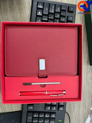 Set quà tặng 20/11 sổ tay bìa da cao cấp kèm bút kim loại khắc chữ