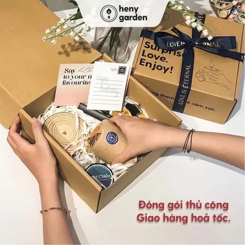 Đóng gói thủ công & giao hàng hỏa tốc