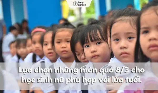Quà 8/3 cho học sinh nữ