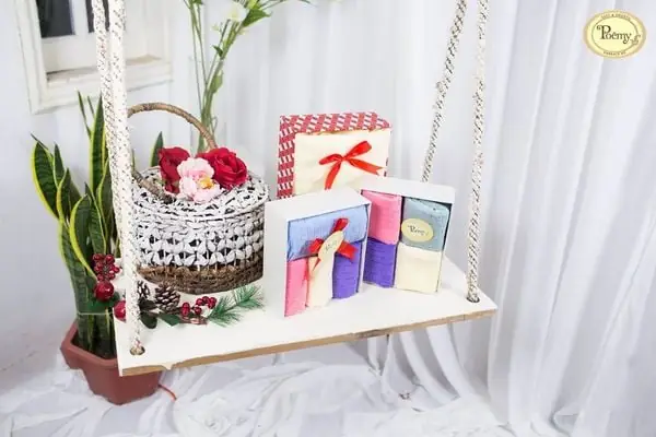 Gợi ý set quà tặng đầy tháng bé gái ý nghĩa, thiết thực
