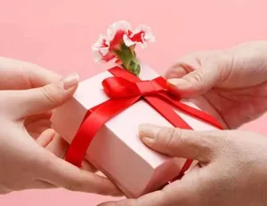 "Tặng quà bằng tiếng Anh": Từ vựng và mẫu câu giao tiếp