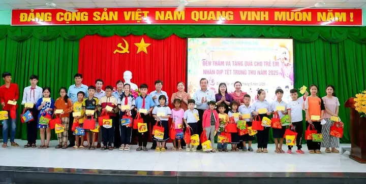 Hướng Dẫn Toàn Diện về Cách Chọn và Tặng Quà Cho Trẻ Em Hướng Dẫn Toàn Diện về Cách Chọn và Tặng Quà Cho Trẻ Em