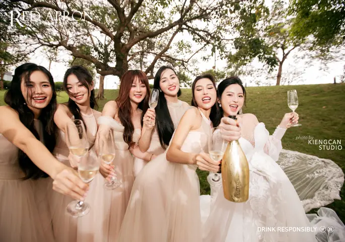 Tặng Quà Cưới Cho Bạn Gái: Gợi Ý & Kinh Nghiệm Chọn Lọc Tinh Tế Tặng Quà Cưới Cho Bạn Gái: Gợi Ý & Kinh Nghiệm Chọn Lọc Tinh Tế