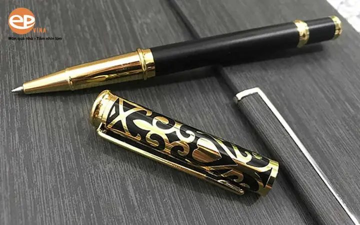 Tặng Quà Gì Cho Khách Hàng VIP? Hướng Dẫn Chọn Lựa Từ A-Z Tặng Quà Gì Cho Khách Hàng VIP? Hướng Dẫn Chọn Lựa Từ A-Z