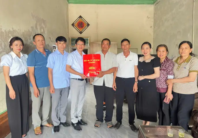 Tặng quà gia đình chính sách 27/7: Trọn vẹn ý nghĩa tri ân