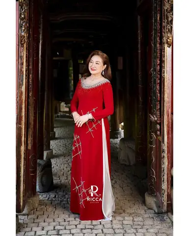 Áo dài truyền thống