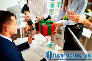 Mùng 8 tháng 3 tặng quà gì? Gợi ý quà ý nghĩa, chân thành