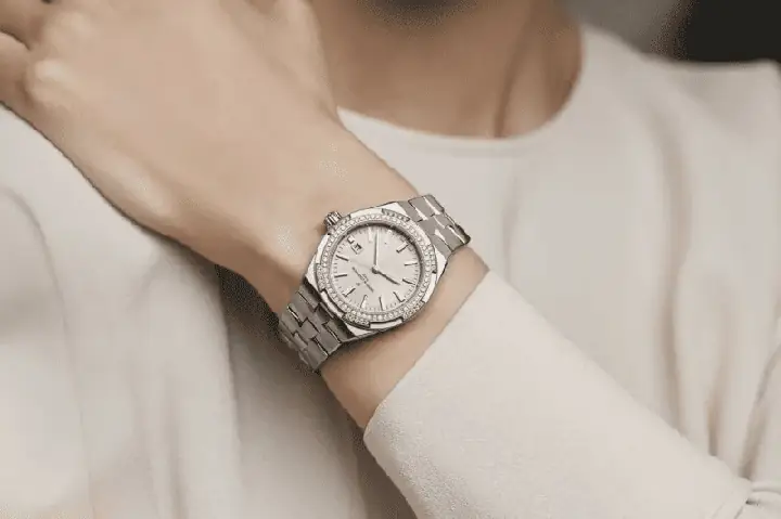 Chọn quà sinh nhật cho phụ nữ 45 tuổi: Gợi ý tinh tế và ý nghĩa