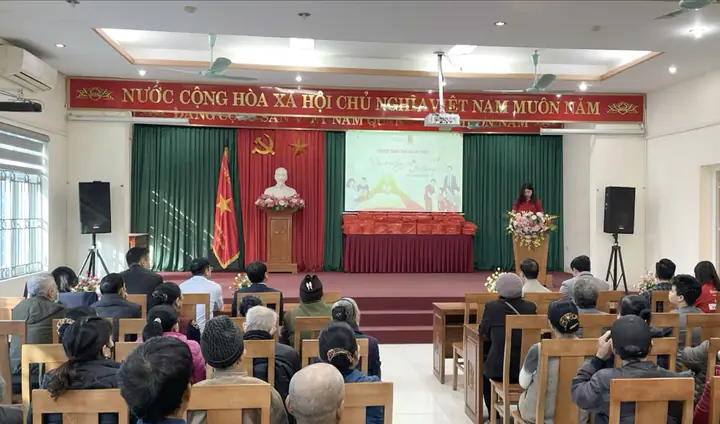 Tặng Quà Tết Cho Trẻ Em Nghèo: Hướng Dẫn Từ Tâm Để Lan Tỏa Yêu Thương