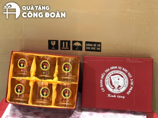 Tặng quà Tháng Công nhân: Gợi ý Quà tặng thiết thực và Ý nghĩa Tặng quà Tháng Công nhân: Gợi ý Quà tặng thiết thực và Ý nghĩa