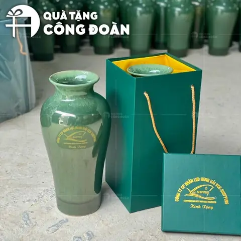 Tặng quà Tháng Công nhân: Gợi ý Quà tặng thiết thực và Ý nghĩa Tặng quà Tháng Công nhân: Gợi ý Quà tặng thiết thực và Ý nghĩa