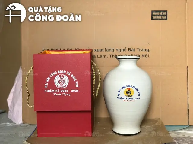 Tặng quà Tháng Công nhân: Gợi ý Quà tặng thiết thực và Ý nghĩa Tặng quà Tháng Công nhân: Gợi ý Quà tặng thiết thực và Ý nghĩa
