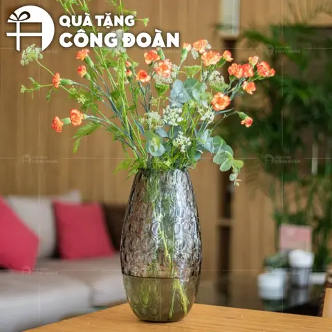 Tặng quà Tháng Công nhân: Gợi ý Quà tặng thiết thực và Ý nghĩa Tặng quà Tháng Công nhân: Gợi ý Quà tặng thiết thực và Ý nghĩa