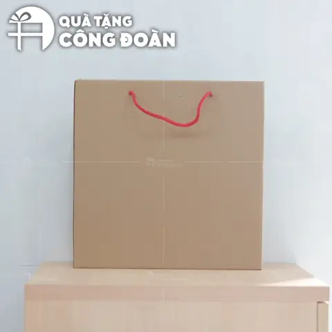 Tặng quà Tháng Công nhân: Gợi ý Quà tặng thiết thực và Ý nghĩa Tặng quà Tháng Công nhân: Gợi ý Quà tặng thiết thực và Ý nghĩa