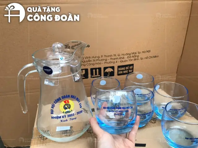 Tặng quà Tháng Công nhân: Gợi ý Quà tặng thiết thực và Ý nghĩa Tặng quà Tháng Công nhân: Gợi ý Quà tặng thiết thực và Ý nghĩa