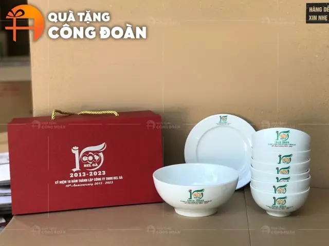 Tặng quà Tháng Công nhân: Gợi ý Quà tặng thiết thực và Ý nghĩa Tặng quà Tháng Công nhân: Gợi ý Quà tặng thiết thực và Ý nghĩa