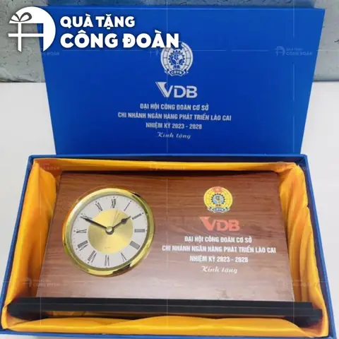 Tặng quà Tháng Công nhân: Gợi ý Quà tặng thiết thực và Ý nghĩa Tặng quà Tháng Công nhân: Gợi ý Quà tặng thiết thực và Ý nghĩa