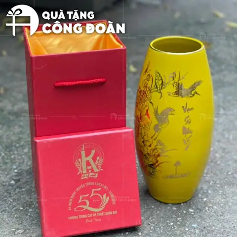 Tặng quà Tháng Công nhân: Gợi ý Quà tặng thiết thực và Ý nghĩa Tặng quà Tháng Công nhân: Gợi ý Quà tặng thiết thực và Ý nghĩa