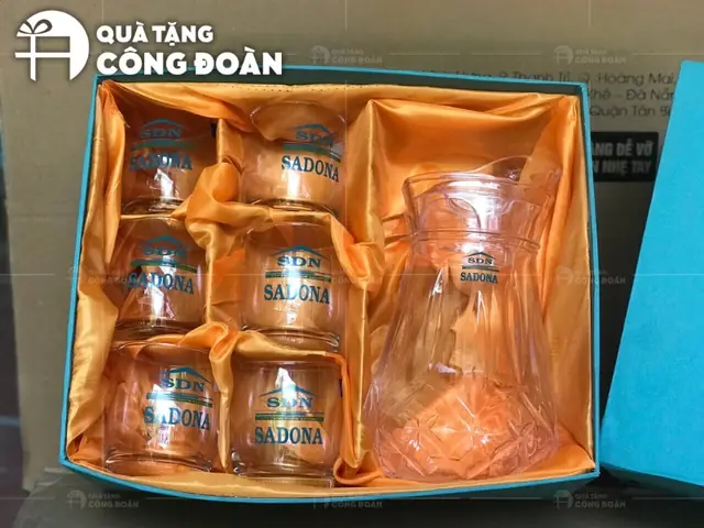 Tặng quà Tháng Công nhân: Gợi ý Quà tặng thiết thực và Ý nghĩa Tặng quà Tháng Công nhân: Gợi ý Quà tặng thiết thực và Ý nghĩa
