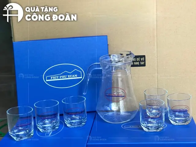 Tặng quà Tháng Công nhân: Gợi ý Quà tặng thiết thực và Ý nghĩa Tặng quà Tháng Công nhân: Gợi ý Quà tặng thiết thực và Ý nghĩa
