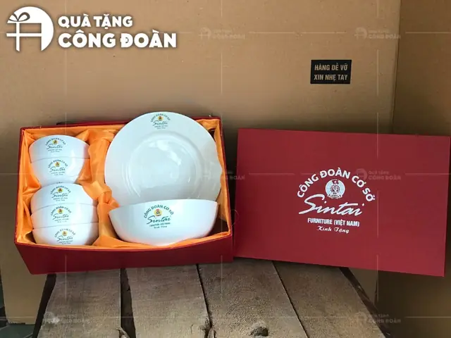 Tặng quà Tháng Công nhân: Gợi ý Quà tặng thiết thực và Ý nghĩa Tặng quà Tháng Công nhân: Gợi ý Quà tặng thiết thực và Ý nghĩa