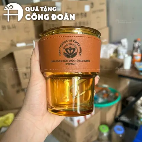 Tặng quà Tháng Công nhân: Gợi ý Quà tặng thiết thực và Ý nghĩa Tặng quà Tháng Công nhân: Gợi ý Quà tặng thiết thực và Ý nghĩa