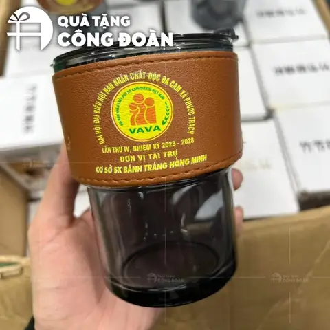 Tặng quà Tháng Công nhân: Gợi ý Quà tặng thiết thực và Ý nghĩa Tặng quà Tháng Công nhân: Gợi ý Quà tặng thiết thực và Ý nghĩa