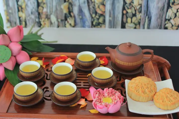 Nên Tặng Quà Trung Thu Cho Bố Mẹ: Gợi Ý Ý Nghĩa & Thiết Thực