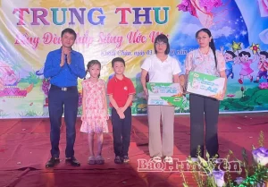 Gợi ý quà Trung thu ý nghĩa cho học sinh nghèo
