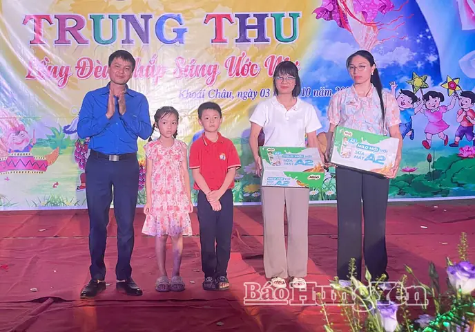 Gợi ý quà Trung thu ý nghĩa cho học sinh nghèo Gợi ý quà Trung thu ý nghĩa cho học sinh nghèo