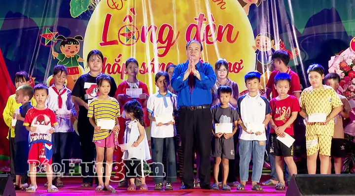 Gợi ý quà Trung thu ý nghĩa cho học sinh nghèo Gợi ý quà Trung thu ý nghĩa cho học sinh nghèo