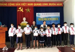 Tặng quà Trung thu cho trẻ em nghèo: Hướng dẫn chi tiết và ý nghĩa
