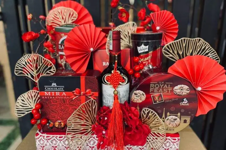 Hướng Dẫn Chi Tiết Cách Trang Trí Bên Trong Hộp Quà Đẹp Mắt Hướng Dẫn Chi Tiết Cách Trang Trí Bên Trong Hộp Quà Đẹp Mắt