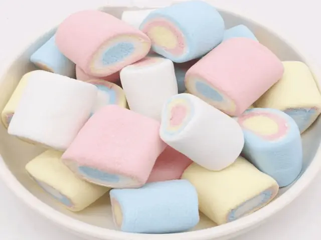 Valentine Nam Hay Nữ Tặng Quà? Tìm Hiểu Phong Tục Lễ Tình Yêu