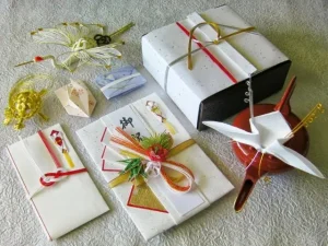 Văn hóa tặng quà của người Anh: Điều gì tạo nên sự tinh tế?